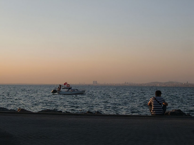Le rivage de la mer de Marmara. Photo : Inès Salas