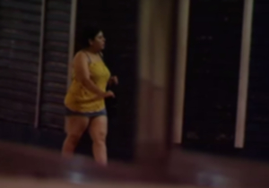 Voir le reportage vidéo de Cablemel TV, la télévision locale, sur l'essor de la prostitution à Melilla (en espagnol).