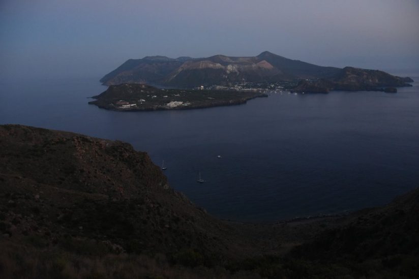 L'île de Vulcano, vue de celle de Lipari